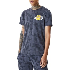 New Era Los Angeles Lakers Geometric Camo Short Sleeve T-Shirt in Graphite