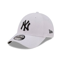 New Era New York Yankees Diamond Era 9FORTY Curved Peak Cap in White/Navy