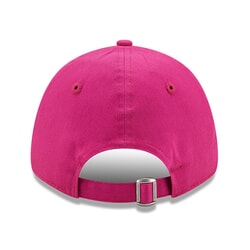 New Era 9FORTY Vespa Essential Curved Peak Cap in Passion Pink